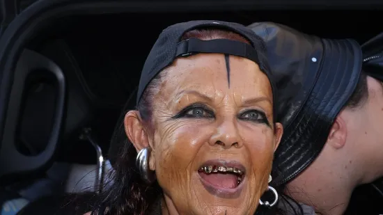 Tko je ekscentrična Francuskinja koja je zavela slavnog dizajnera? Ru&scaron;i sve norme