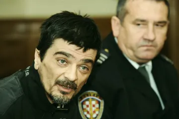 Paravinjino mučno priznanje ledi krv u žilama: 'Stiskao sam je za vrat dok se nije opustila'