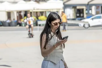 Dama u štiklama podigla temperaturu, a neki se skinuli u kupaće kostime