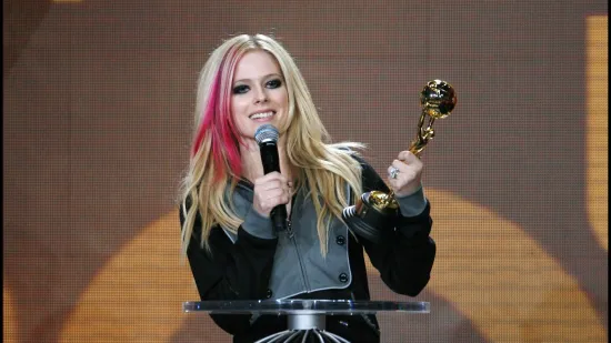 Godinama kružile glasine da je mrtva: Kako danas izgleda pop ikona Avril Lavigne?