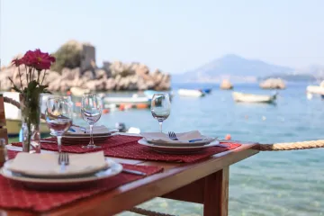 Popularni restoran na otoku naplatio 1000 eura za tri jela: 'Ovo mjesto je prevara'