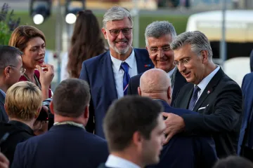 Nismo ga dugo vidjeli u javnosti: Na mimohodu se pojavio i otac koji je prije više od 3 godine ujedinio regiju