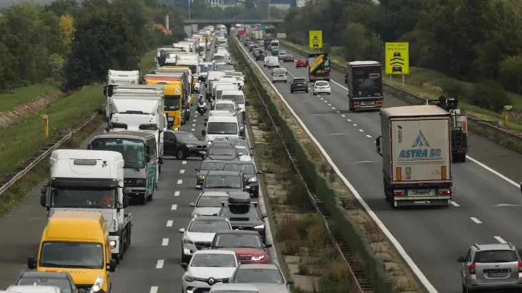 Ogromne gužve na zagrebačkoj obilaznici zbog nesreće: Među 10 ozlijeđenih je i dijete