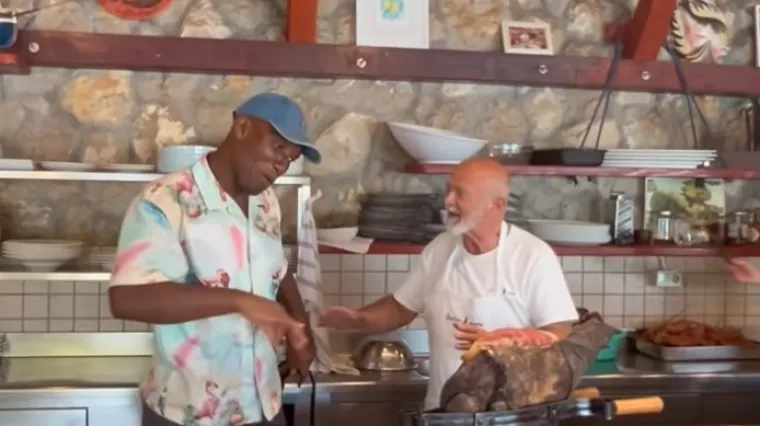 Morate vidjeti kako legendarni Drogba na Pelje&scaron;cu reže pr&scaron;ut zatvorenih očiju: 'To ti je kao sviranje violine'