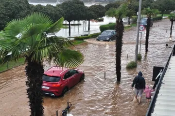 Snažno nevrijeme doslovno potopilo Medulin: Ulicama se može lakše ploviti nego voziti