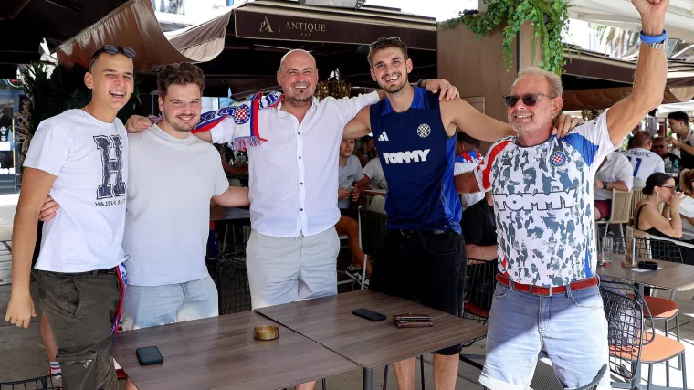 Ljubav prema Hajduku ne poznaje granice: Na derbi se ide i sa &scaron;takama