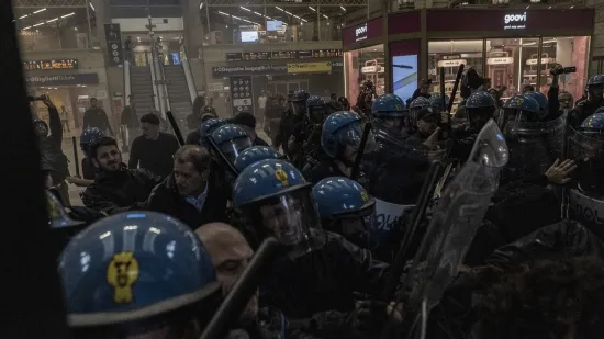 'Dan' za Gazu zavr&scaron;io brutalnim sukobom, prosvjednici izvan kontrole: Ozlijeđeno 60 policajaca