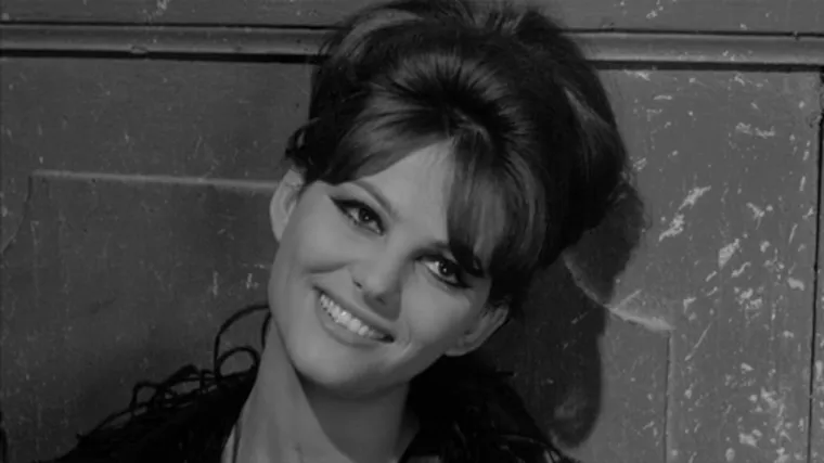Oti&scaron;la je filmska legenda: Evo kako se Claudia Cardinale mijenjala kroz desetljeća