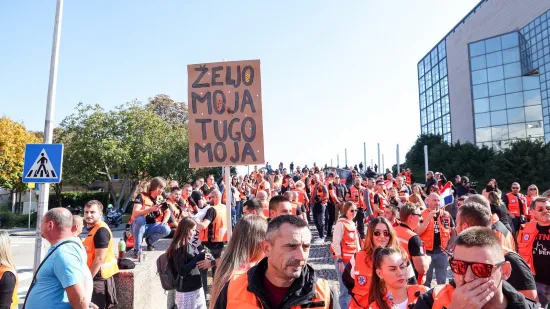 Od oporbe samo Most, Thompson na zvučnicima i pozdrav s ministricom: Ovako izgleda veliki prosvjed hitnjaka