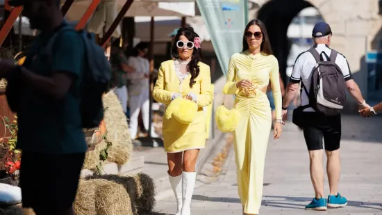 Ovakvo ne&scaron;to se rijetko viđa: Dvije crnke u žutim kombinacijama zapalile centar Zadra