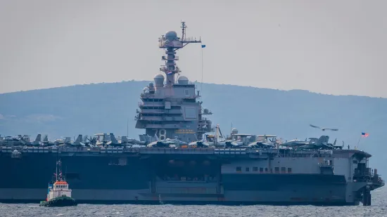 Ljepotica i zvijer: Najveći ratni brod ikad pored Poljuda pruža nezaboravne i gotovo filmske scene