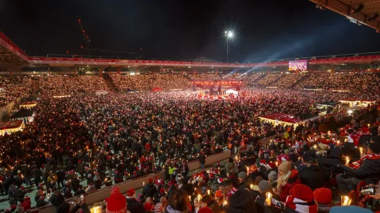 Skoro 30 tisuća ljudi do&scaron;lo na stadion uoči Božića, sada svi pričaju o onome &scaron;to su radili
