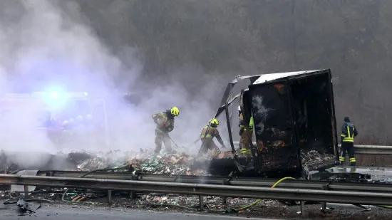 Lančani sudar tri kamiona, od jednog ostao samo kostur: Uznemirujući prizori iz susjedstva