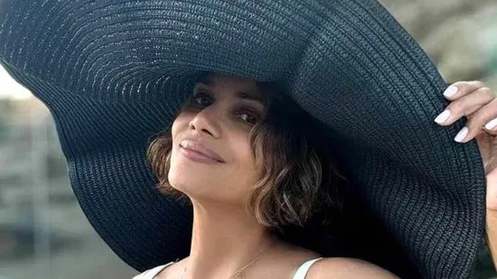 Slavna glumica (59) dokazala da godine nisu prepreka: Pozirala u seksi izdanju