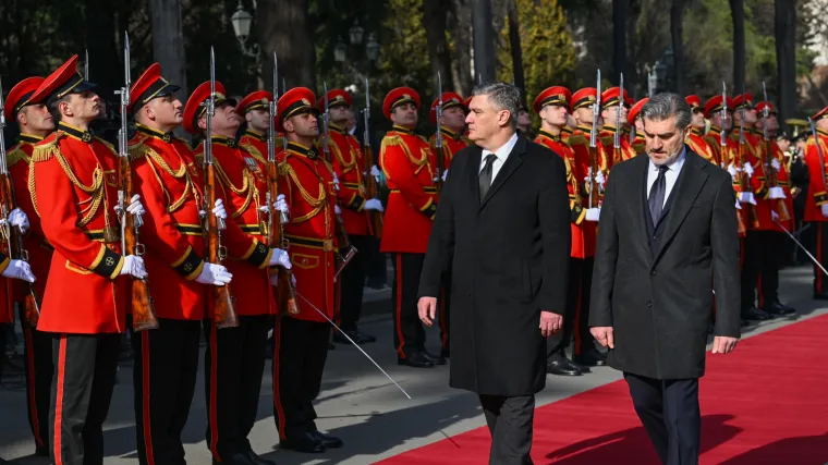 Pogledajte kako su Milanovića dočekali u Gruziji: Crveni tepih, postrojeni vojnici...