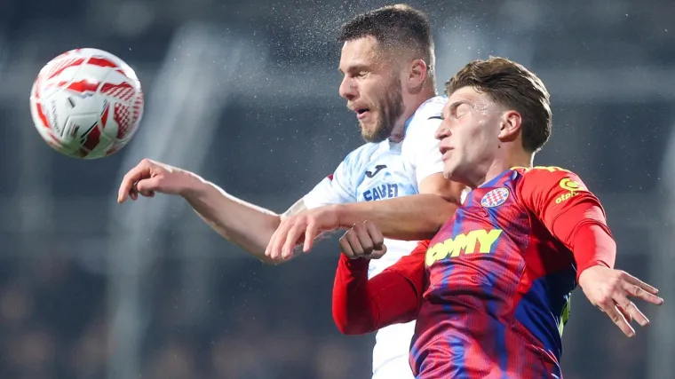 'Rat' na Rujevici: Pogledajte na &scaron;to liči okr&scaron;aj Rijeke i Hajduka, iskre frcaju na sve strane