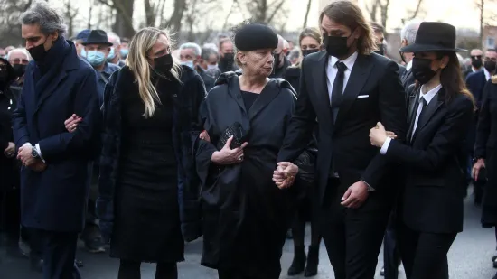 Nitko nije mogao sakriti tugu: Niko Kranjčar u zagrljaju Zrinke Cvite&scaron;ić u suzama ispratio oca