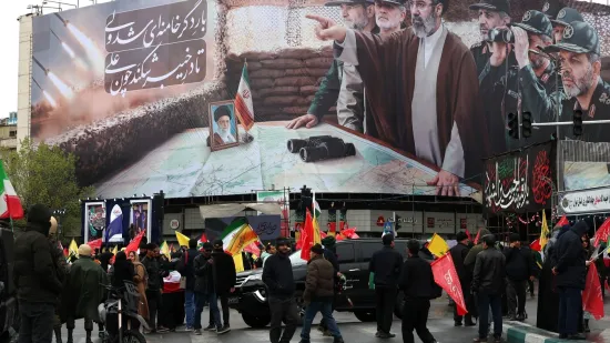 Usred bombardiranja izložili simbolične lijesove američkih i izraelskih vojnika