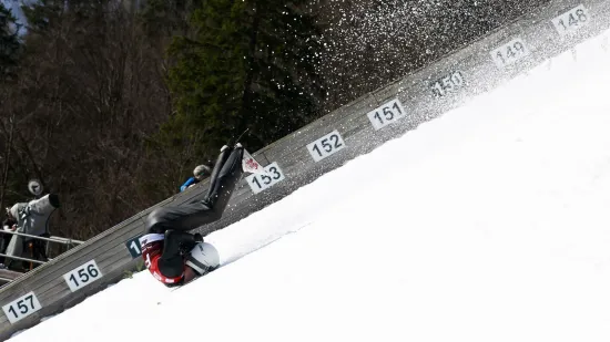 Trenutak u kojem su svi zanijemili: Mladi skakač stravično pao u Sloveniji, nije se micao