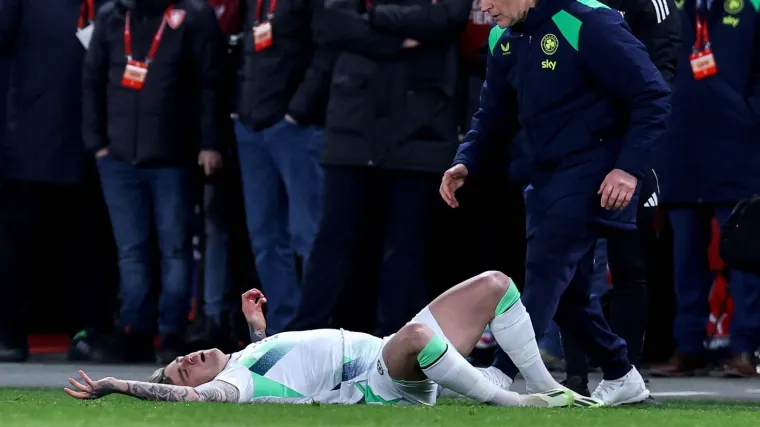 Nogometa&scaron; ostao nepomično ležati, stadion je utihnuo i uslijedila je drama