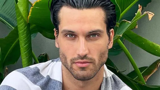 Živio je u Dubaiju, pozirao za D&amp;G i prona&scaron;ao ljubav u realityju: Evo kako Petar izgleda van showa